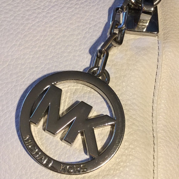 - Michael Kors Pebble Leather Crossbody Purse - Picture 3 of 10